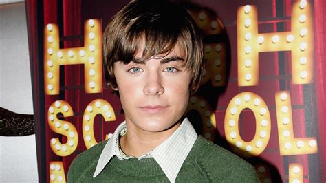 does zac efron sing in high school musical does he have a good voice?